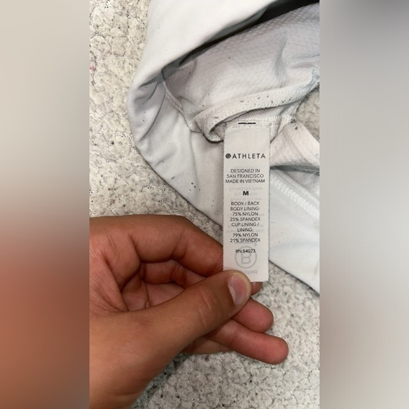 Athleta women’s ultimate sports bra - Picture 4 of 8